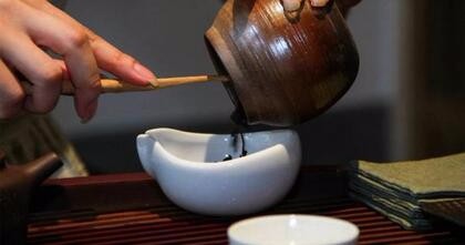 话春茶业有关于功夫茶艺的严谨冲泡流程的介绍
