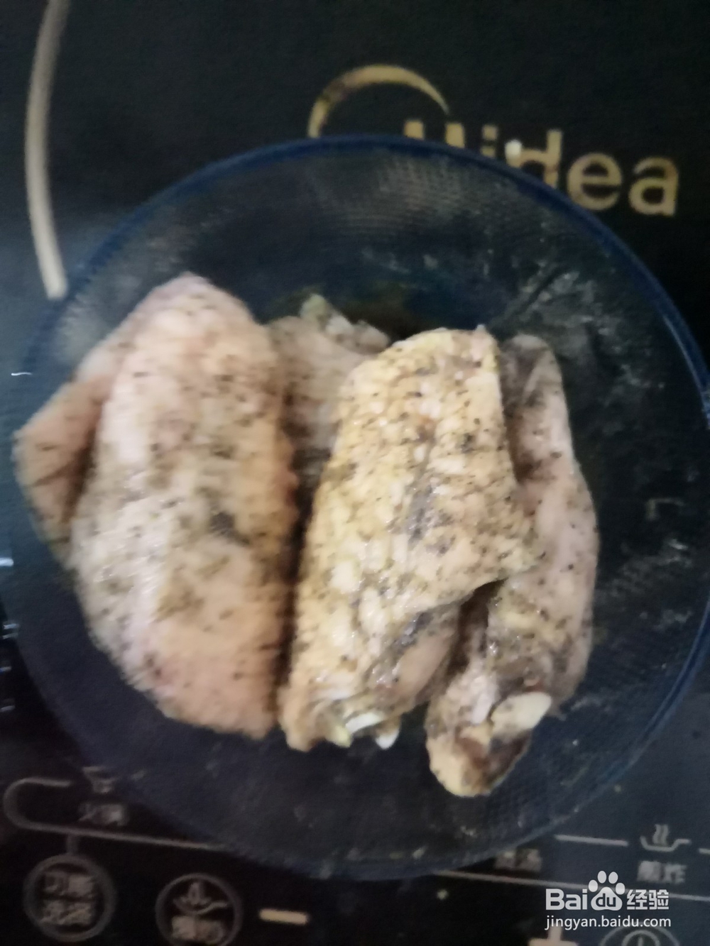 如何制作黑胡椒土豆鸡翅