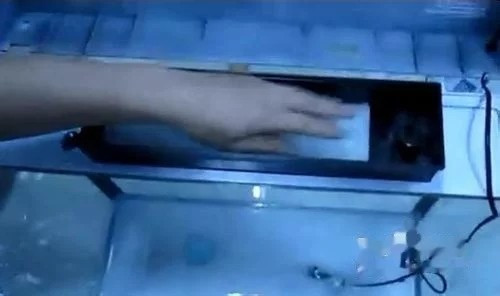 鱼缸潜水泵怎么安装和使用