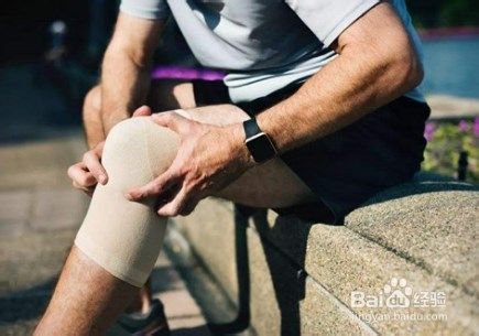 中老年人跑步膝盖疼的恢复三策略（老年人跑步膝盖疼是怎么回事）