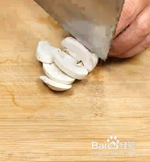 如何做家常素炒蘑菇