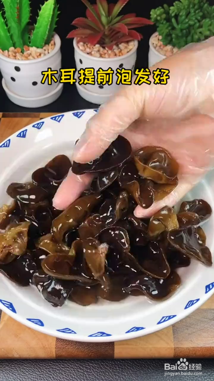 如何制作香辣好吃的焖煮豆皮？