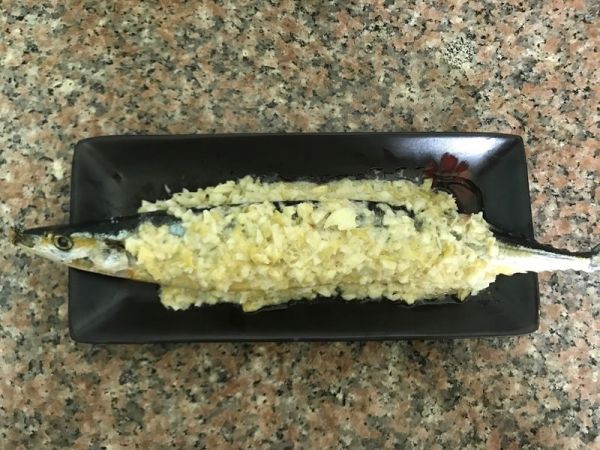 野山椒末蒸秋刀鱼