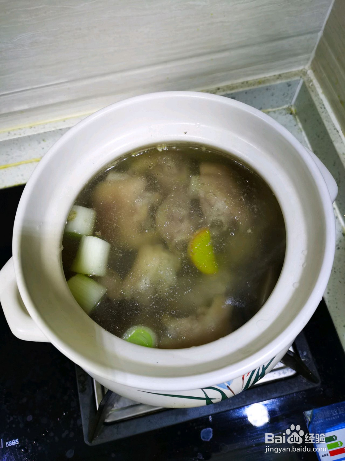 私家猪蹄莲藕汤的做法