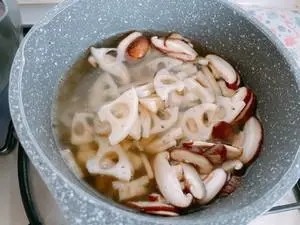 香菇莲藕味增汤