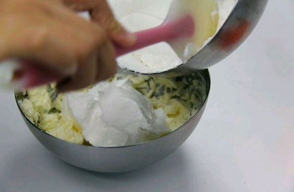 奶油霜裱花蛋糕