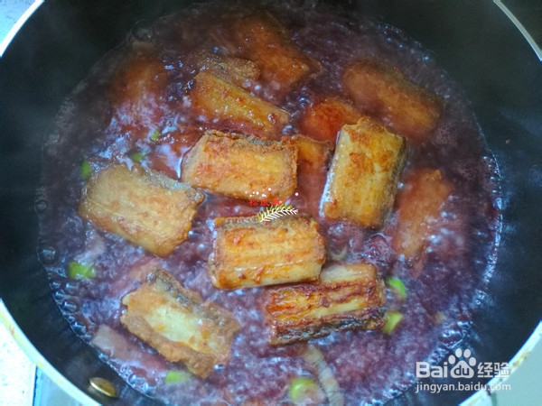 红酒焖带鱼的做法