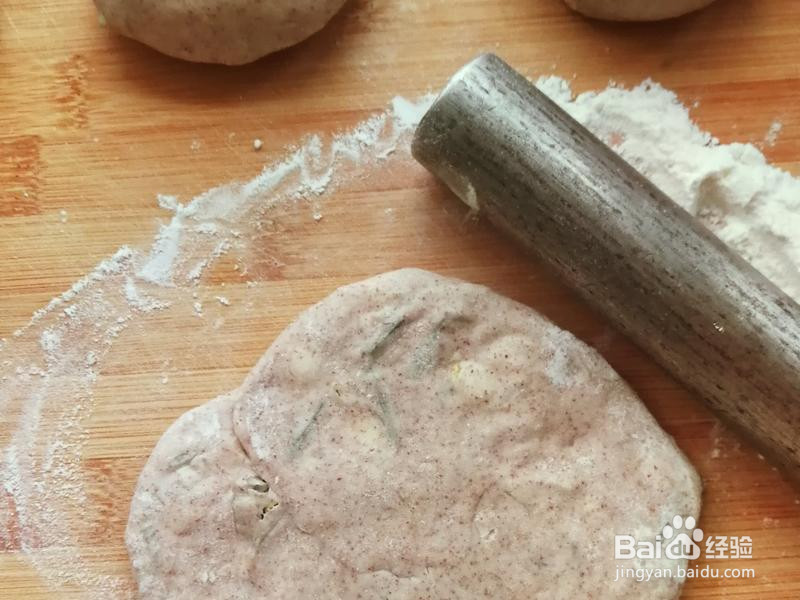 野生小蒜葱油饼的做法