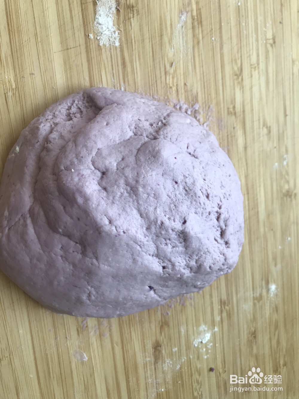 美味可口的蒜香紫薯包