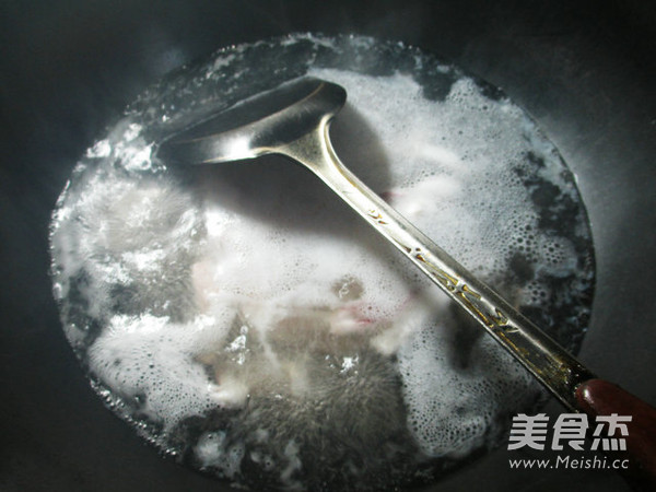 大葱炒鱿鱼的做法