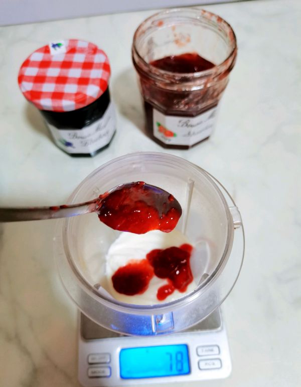 草莓酸奶冰淇淋