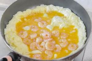 虾仁滑蛋的做法