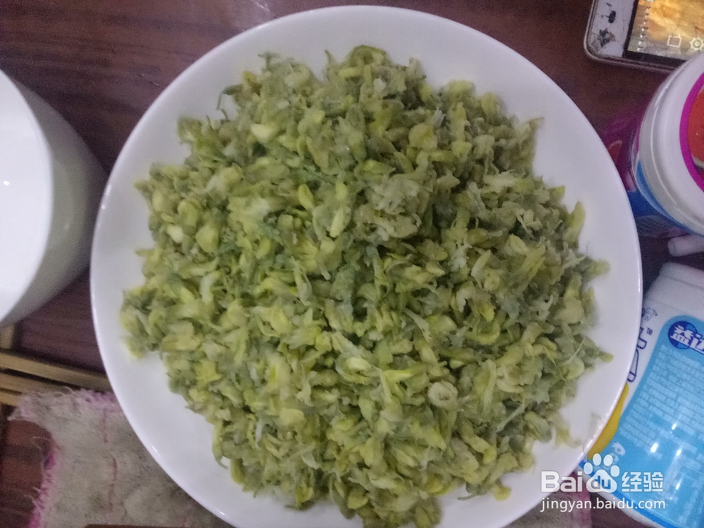 简单的家常蒸槐花