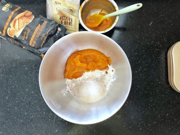 亚麻籽南瓜软欧包