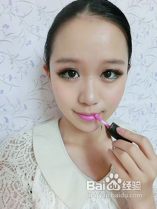 约会前如何给自己化妆？