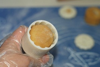 中秋节：[3]如何制作莲蓉蛋黄月饼