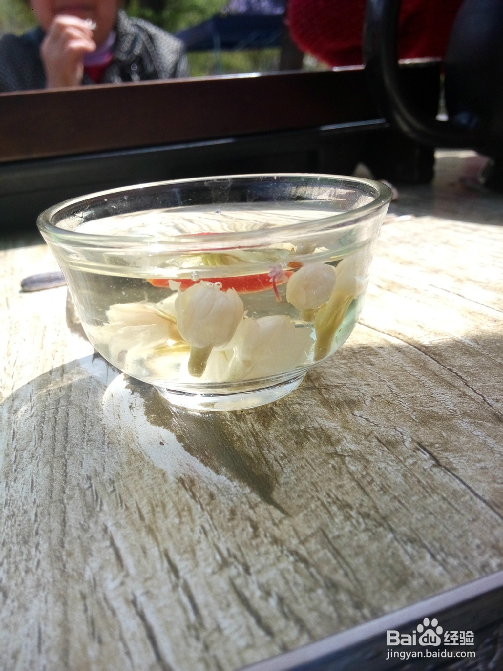 枸杞菊花蜂蜜茶