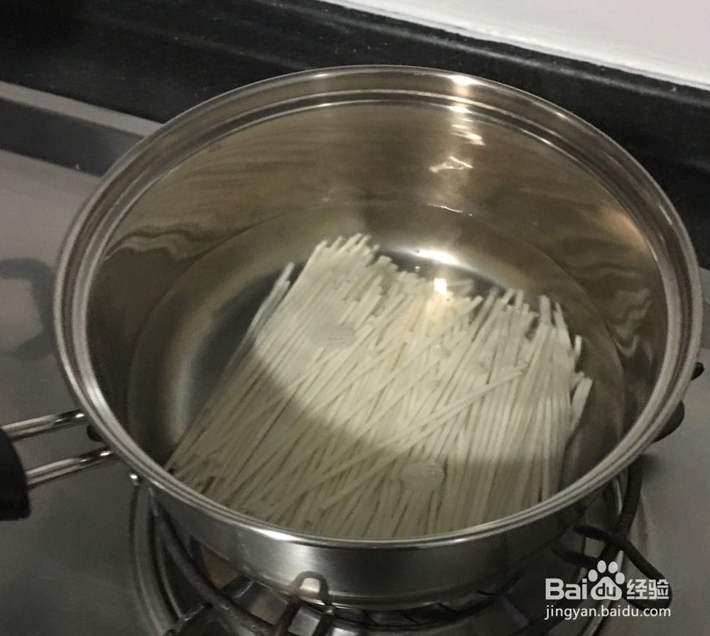 怎样做清甜牛肉面?