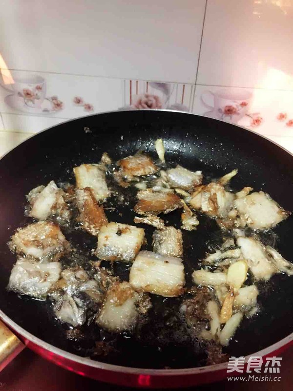 红烧带鱼的做法