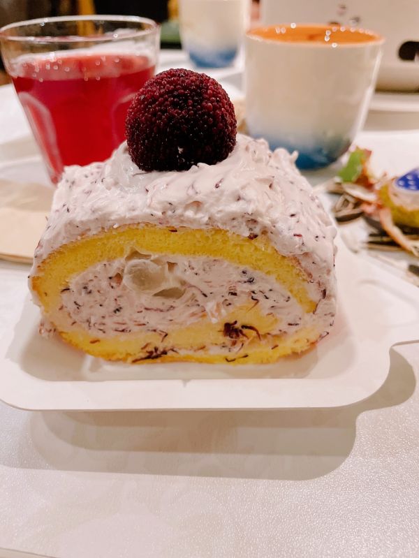 荔枝杨梅蛋糕卷