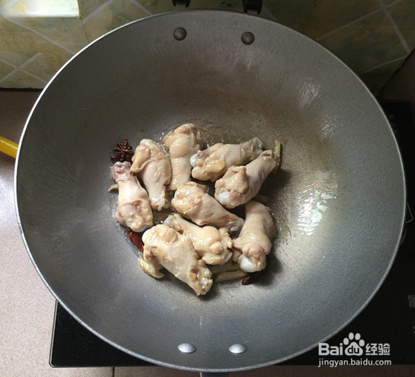 水笋烧鸡翅根的做法