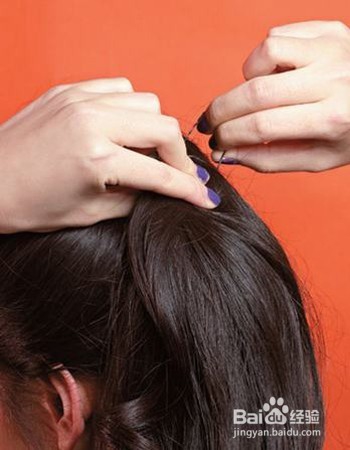 丝巾巧变发饰打造复古风范