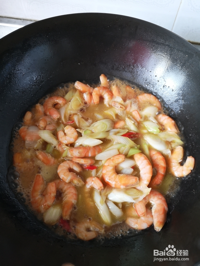 鲜掉眉毛的红烧基围虾