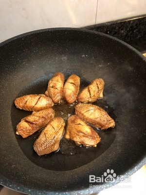 鸡翅炒香菇的做法。教你怎么做鸡翅炒香菇