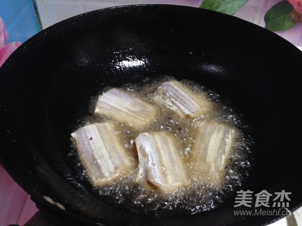 酱烧带鱼的做法