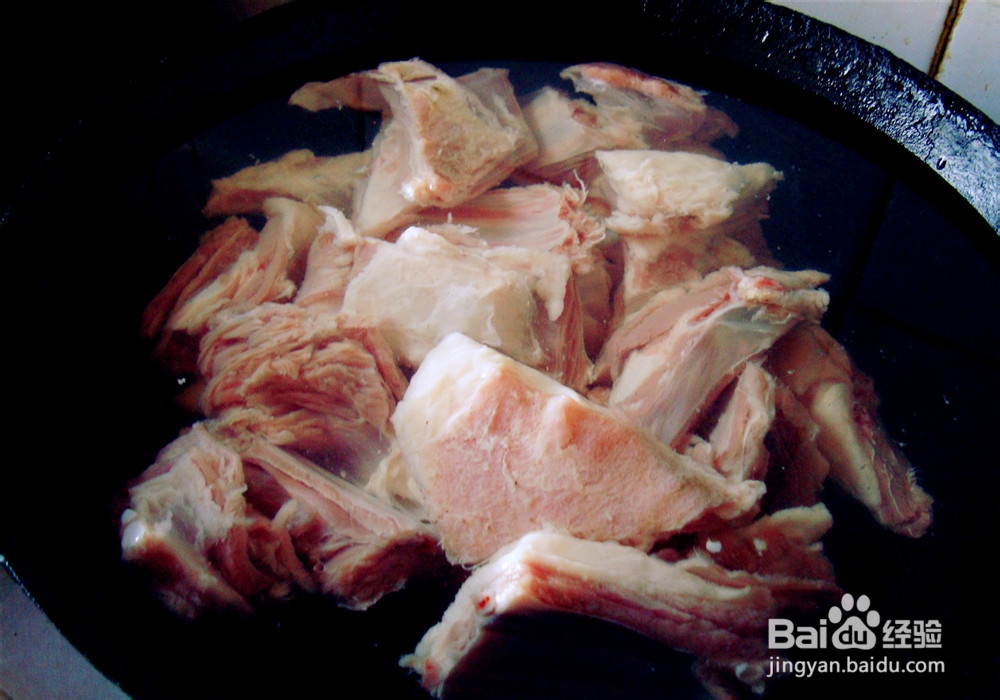 如何烹制色香味俱全的红焖羊排