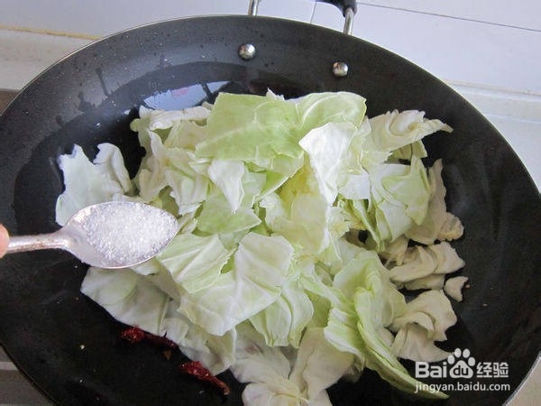 如何制作包包菜炒馕