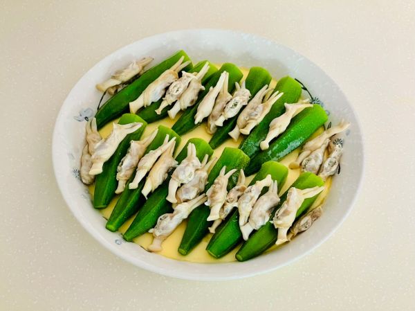 秋葵蛏子水蒸蛋
