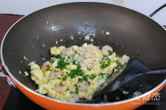 虾仁炒蛋的做法