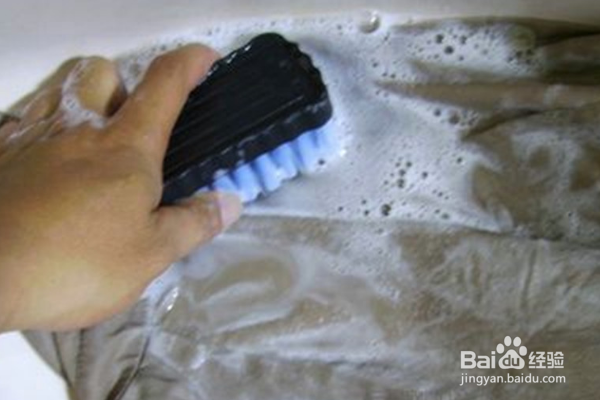 如何去掉衣服上的油渍