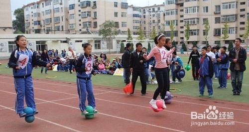 儿童跳跳球怎么玩?