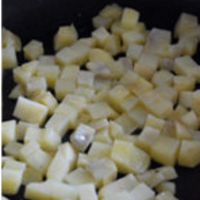 土豆闷饭的做法