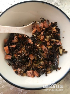 梅干菜扣肉饼的做法