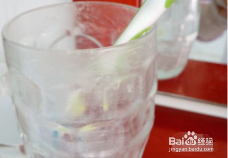 玻璃杯怎么洗透亮