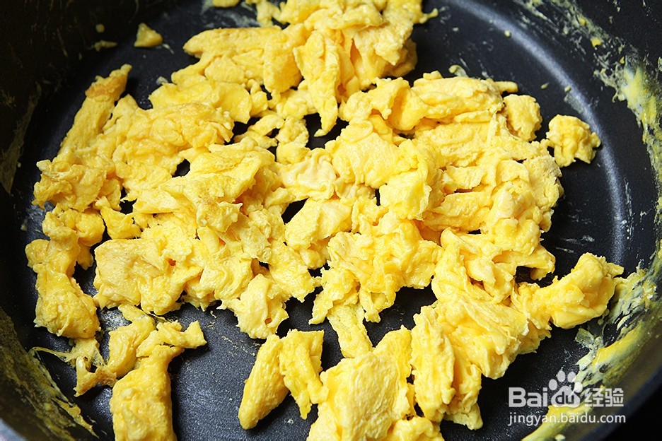 清淡又营养、还能给孩子补钙的海带虾仁炒蛋