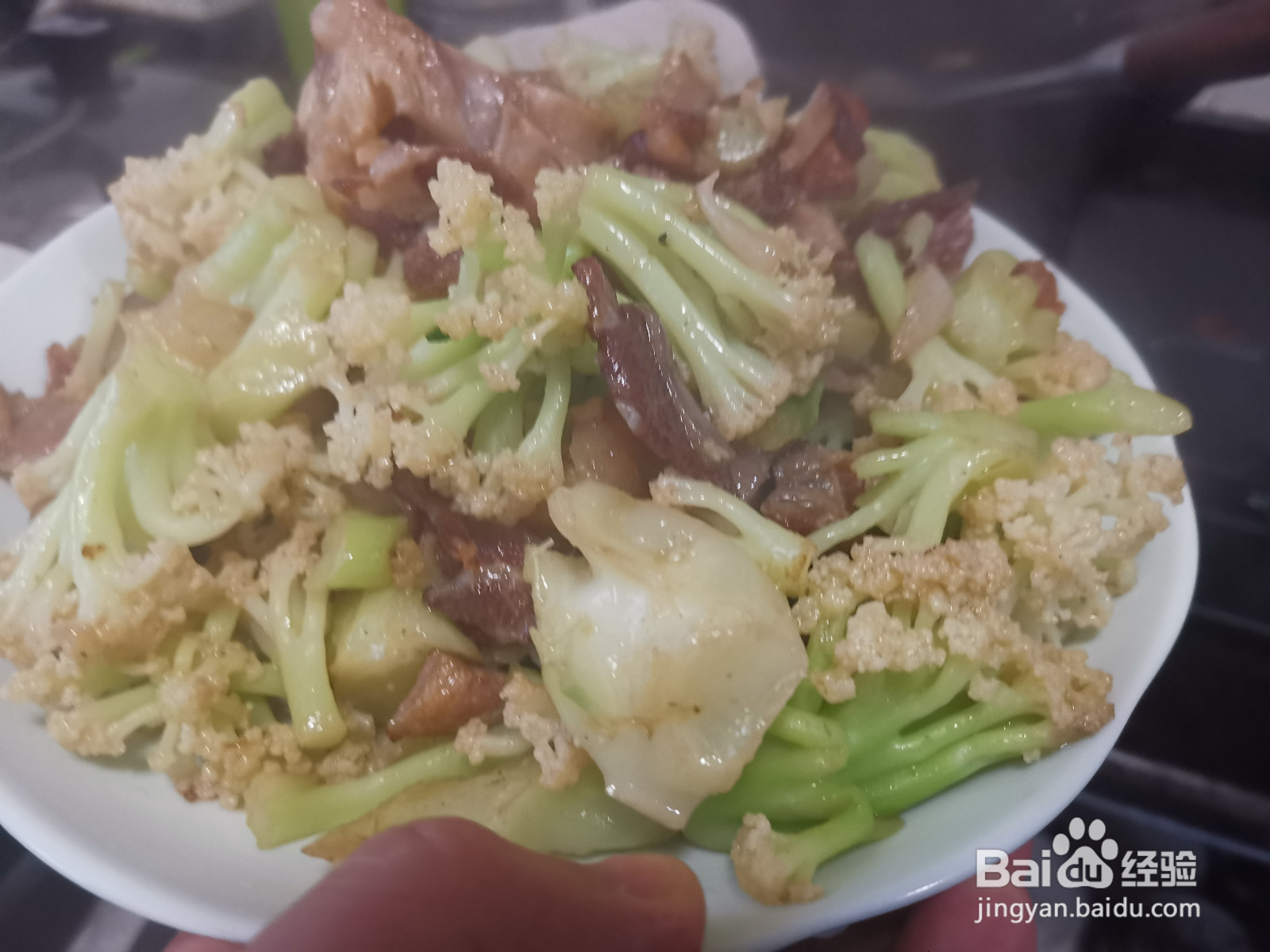 腊肉片炒花菜