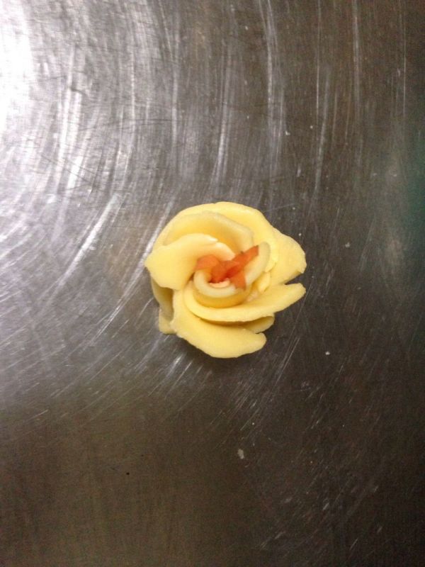 芝士肉馅花环包