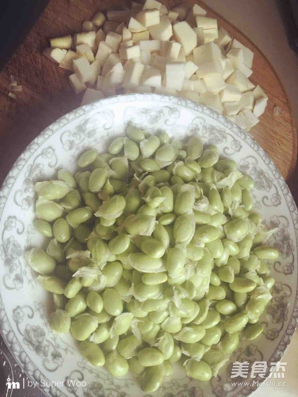 茭白炒毛豆的做法