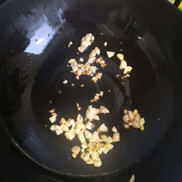 蒜蓉蚝油虎皮鹌鹑蛋