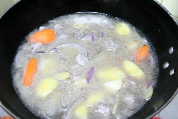 咖喱土豆炖牛肉