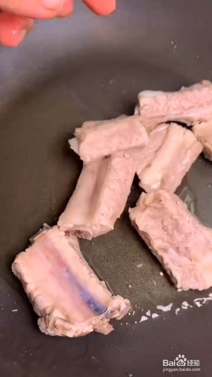 如何制作可乐排骨？