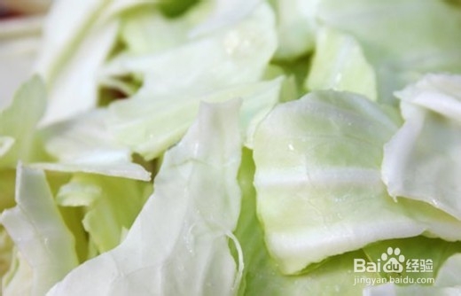 把营养丰富的圆白菜做的美味：[1]泡菜