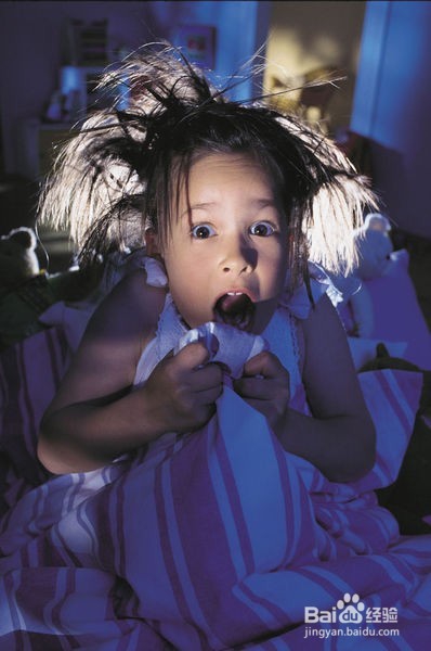 叫醒梦游的人，会把Ta吓死？