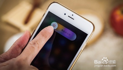 洗澡时苹果手机掉水里怎么办?