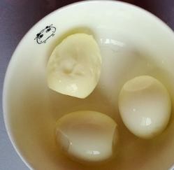 怎么做红枣桂圆煮鸡蛋甜汤。