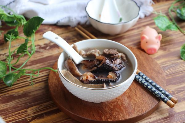 海参鲍鱼大骨汤